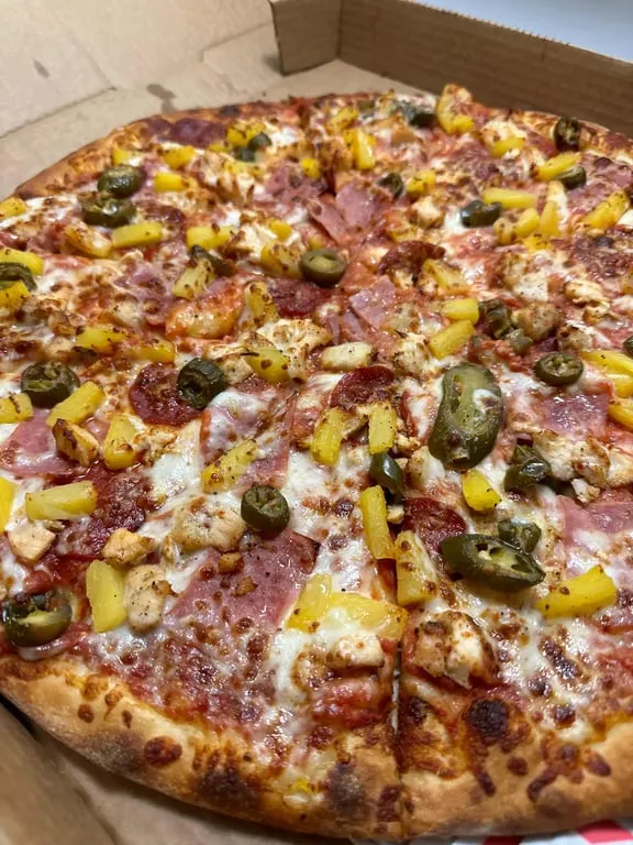 Spicy Hawaiian Pizza